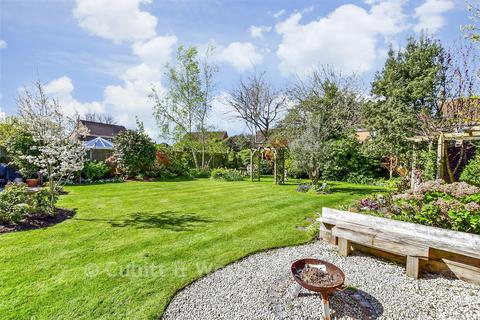 2 bedroom detached house for sale, Toddington Lane, Littlehampton BN17