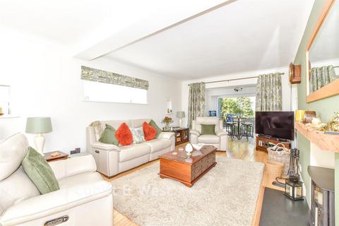 2 bedroom detached house for sale, Toddington Lane, Littlehampton BN17