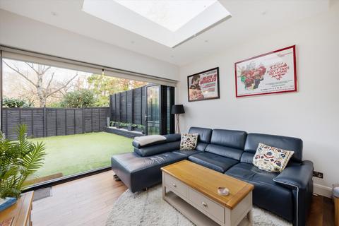 2 bedroom flat for sale, Glenloch Road, London NW3