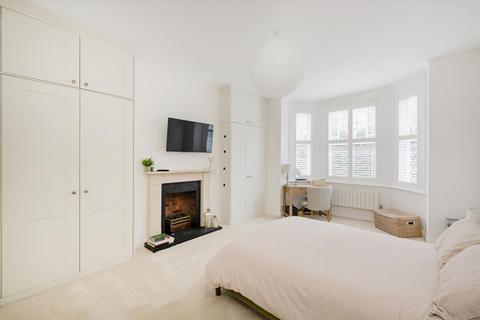 2 bedroom flat for sale, Glenloch Road, London NW3