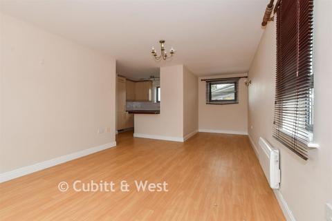 2 bedroom flat for sale, Lintot Court, Horsham RH13
