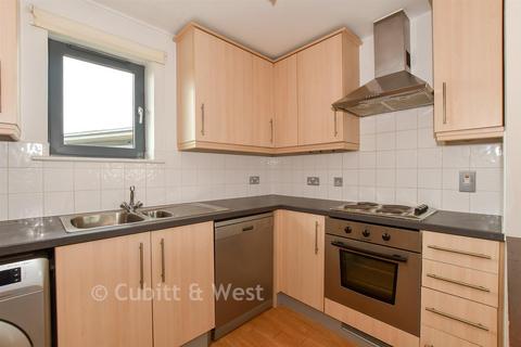 2 bedroom flat for sale, Lintot Court, Horsham RH13