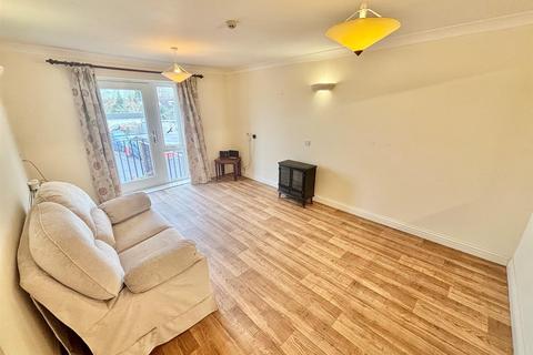 2 bedroom retirement property for sale, Rutland Crescent, Trowbridge BA14