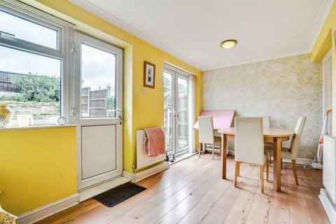 4 bedroom semi-detached house for sale, Stonecliffe Drive, Middlestown, Wakefield