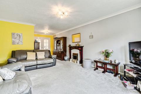 4 bedroom semi-detached house for sale, Stonecliffe Drive, Middlestown, Wakefield