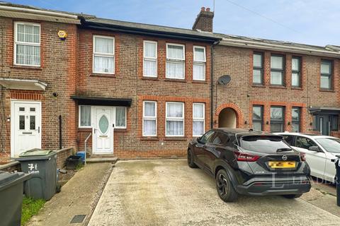 3 bedroom semi-detached house to rent, Maidenhall Road, Luton, Bedfordshire, LU4