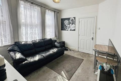 3 bedroom semi-detached house to rent, Maidenhall Road, Luton, Bedfordshire, LU4