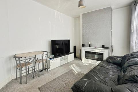 3 bedroom semi-detached house to rent, Maidenhall Road, Luton, Bedfordshire, LU4