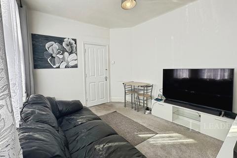 3 bedroom semi-detached house to rent, Maidenhall Road, Luton, Bedfordshire, LU4