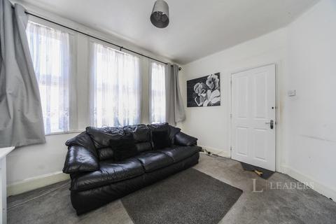 3 bedroom semi-detached house to rent, Maidenhall Road, Luton, Bedfordshire, LU4