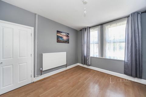 3 bedroom semi-detached house to rent, Maidenhall Road, Luton, Bedfordshire, LU4