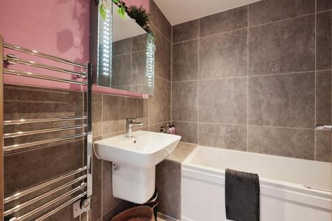 1 bedroom flat for sale, Bellfield Road, High Wycombe, HP13
