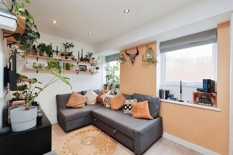 1 bedroom flat for sale, Bellfield Road, High Wycombe, HP13