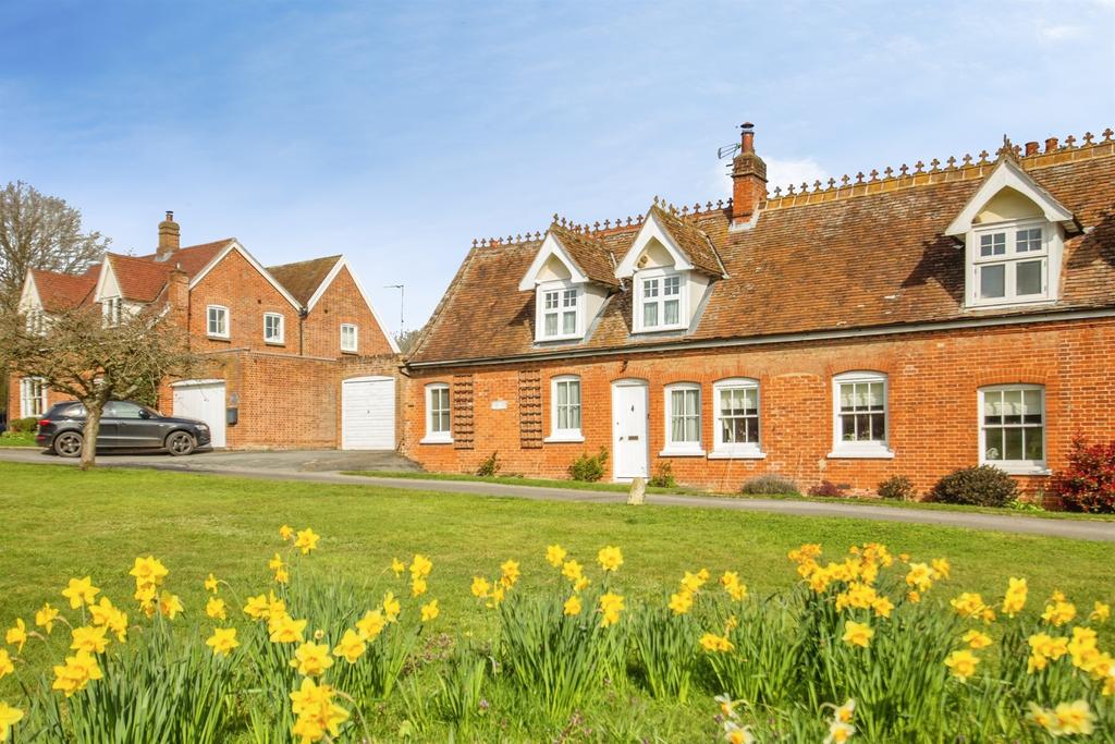 2 bedroom semi-detached house for sale