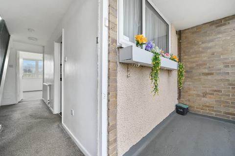 Blossom Lane, Enfield, EN2