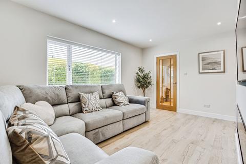 3 bedroom semi-detached house for sale, Thorntree Avenue, Crofton, Wakefield
