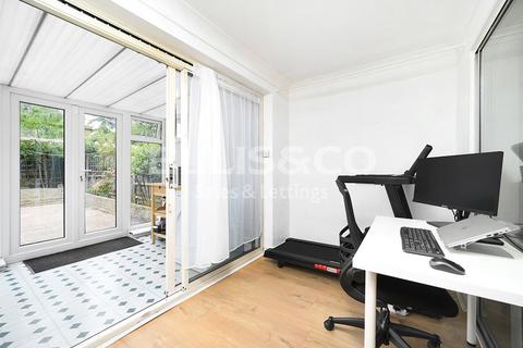 3 bedroom semi-detached house for sale, Devonshire Road, Mill Hill, London, NW7