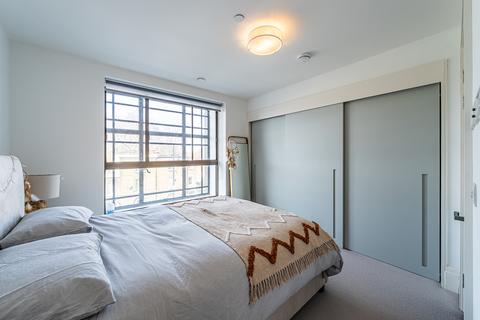 2 bedroom flat for sale, Acre Lane, London, SW2