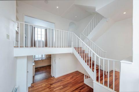 3 bedroom house for sale, Queensdale Place, London