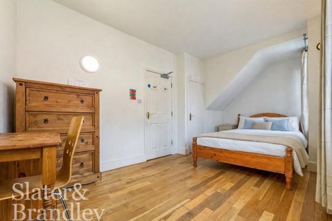 1 bedroom in a flat share to rent, Room 1, 103 Castle Boulevard, Nottingham, NG7