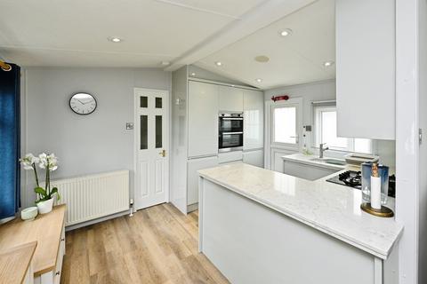 2 bedroom park home for sale, Dersingham Bypass, Dersingham, King's Lynn