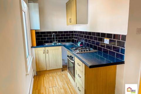 Studio for sale, Flat 2 33 Anerley Road, Westcliff-on-Sea, Essex, SS0 7HJ, UK