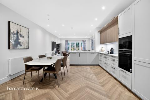 3 bedroom apartment for sale, Chase Side, London, N14