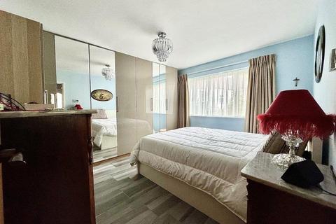 2 bedroom maisonette for sale, Warren Avenue, Bromley, BR1