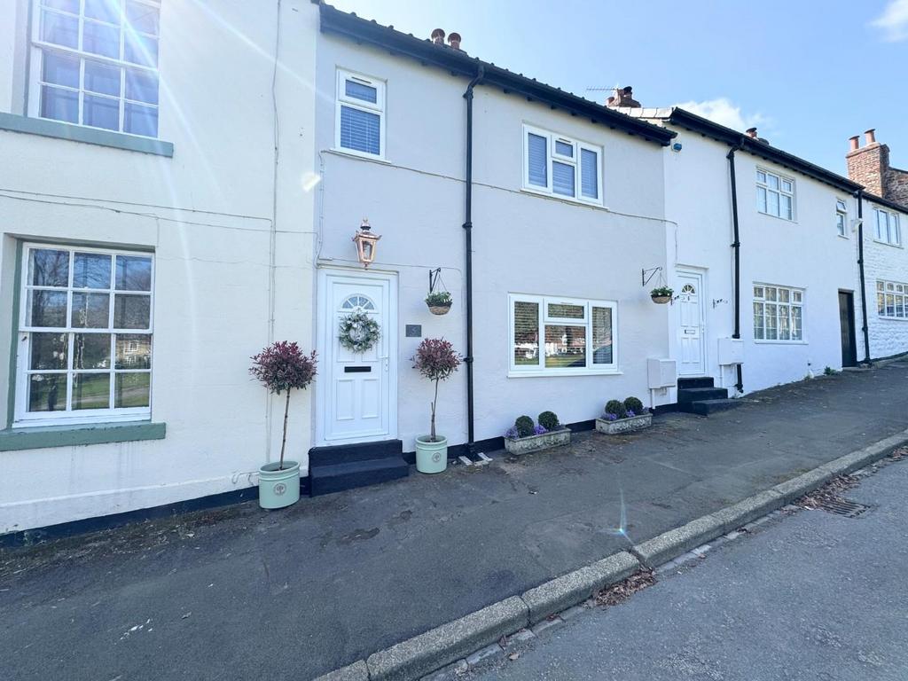 South Side, Hutton Rudby, Yarm 3 bed terraced house - £280,000