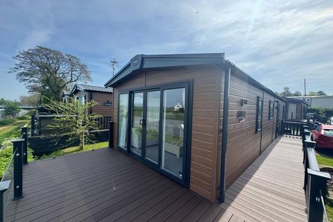 2 bedroom lodge for sale, Preston