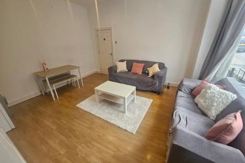 5 bedroom terraced house to rent, Ebberston Terrace, Hyde Park, Leeds, LS6 1AU