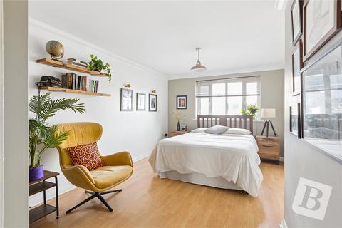 2 bedroom apartment for sale, London Road, Romford, RM7