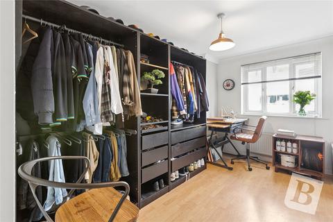 2 bedroom apartment for sale, London Road, Romford, RM7