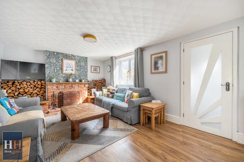 5 bedroom semi-detached house for sale, Morris Street, Hook RG27