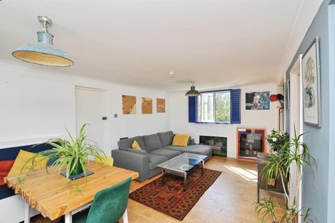 2 bedroom flat for sale, Spring Lane, Burwash, Etchingham, East Sussex, TN19