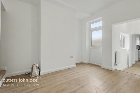 3 bedroom end of terrace house to rent, Warwick Street, Newcastle