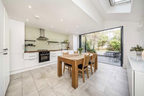 3 bedroom terraced house for sale, Edgington Road, London SW16