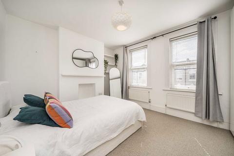 3 bedroom terraced house for sale, Edgington Road, London SW16