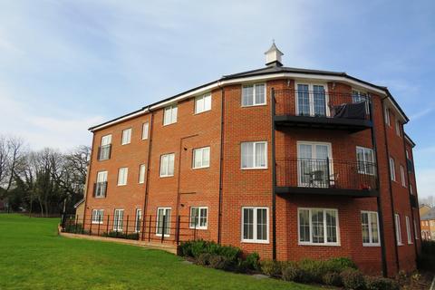 2 bedroom apartment to rent, Tenor Close, Buckingham, MK18