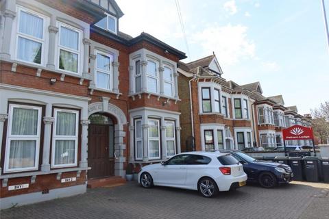 2 bedroom apartment to rent, Pelham Lodge
