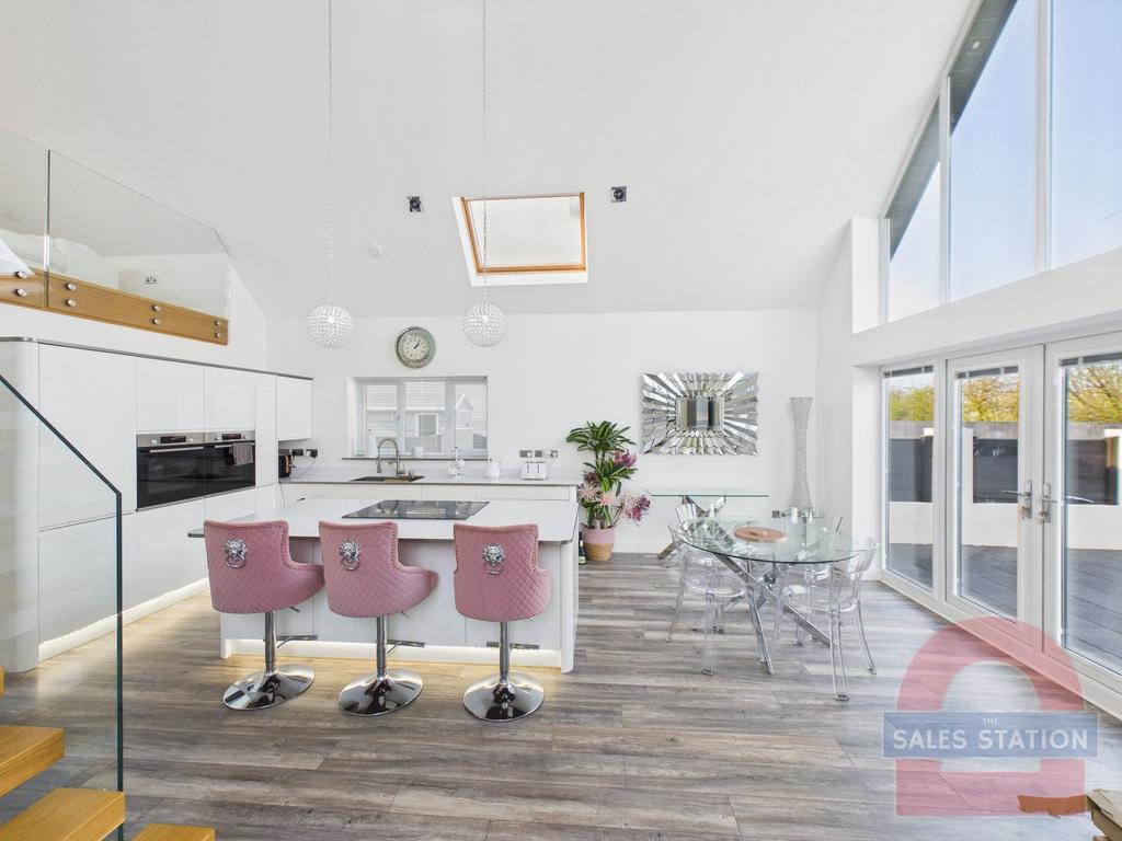 Kitchen/ Living