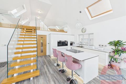 3 bedroom detached house for sale, Maes Morgan, Nantybwch, NP22