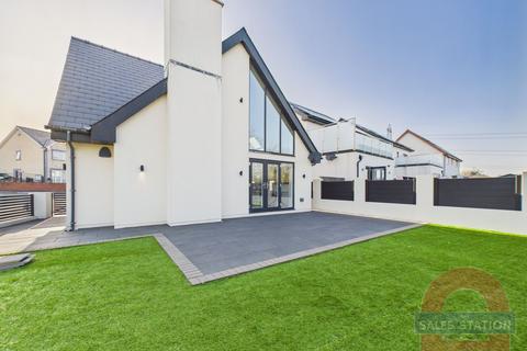 3 bedroom detached house for sale, Maes Morgan, Nantybwch, NP22