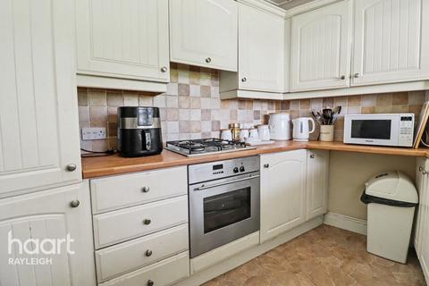 1 bedroom semi-detached bungalow for sale, Rayleigh Road, LEIGH-ON-SEA