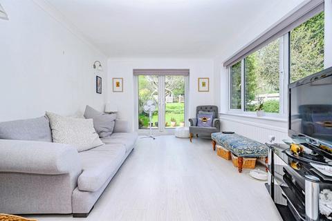 4 bedroom semi-detached house for sale, Beech Road, St. Albans