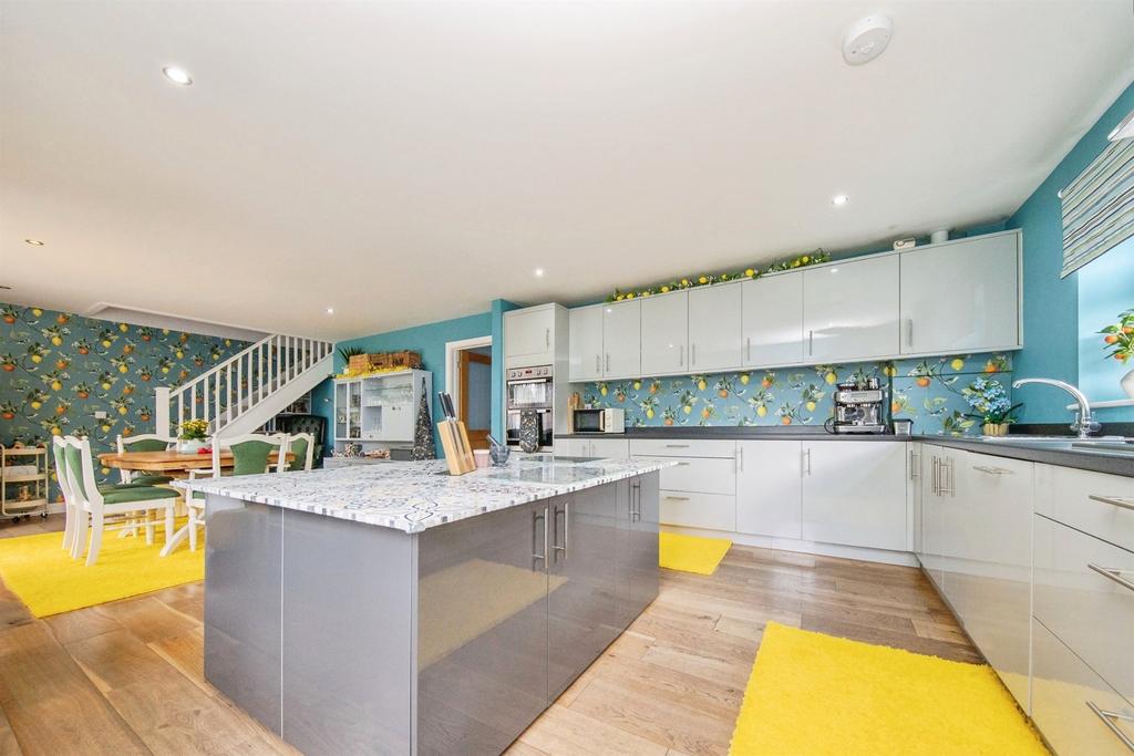 4 bedroom bungalow for sale