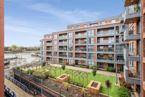 undefined, Lighterage Court, High Street TW8