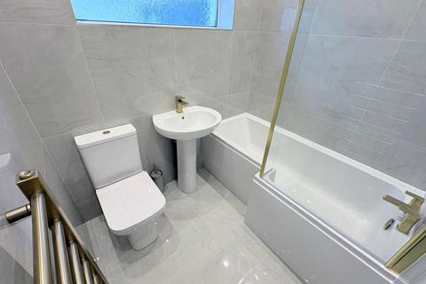 3 bedroom detached bungalow to rent, Brynteg, Llansamlet, SA7