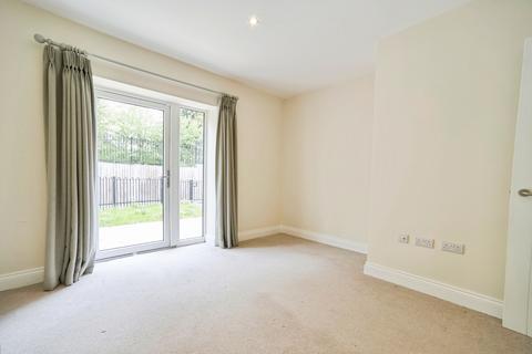 2 bedroom bungalow for sale, Adel Manor Gardens, Yorkshire LS16