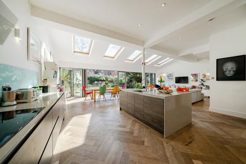 6 bedroom detached house for sale, Riggindale Road, Tooting Bec Common, London, SW16